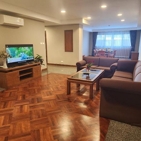 United Tower Thonglor By Aspira Apartment Банкок Екстериор снимка