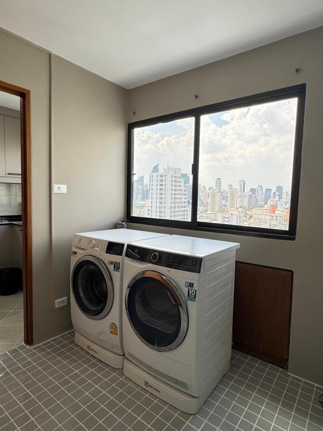 United Tower Thonglor By Aspira Apartment Банкок Екстериор снимка