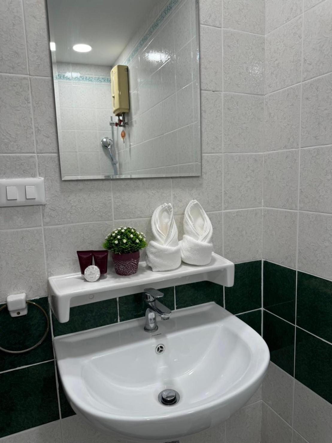 United Tower Thonglor By Aspira Apartment Банкок Екстериор снимка