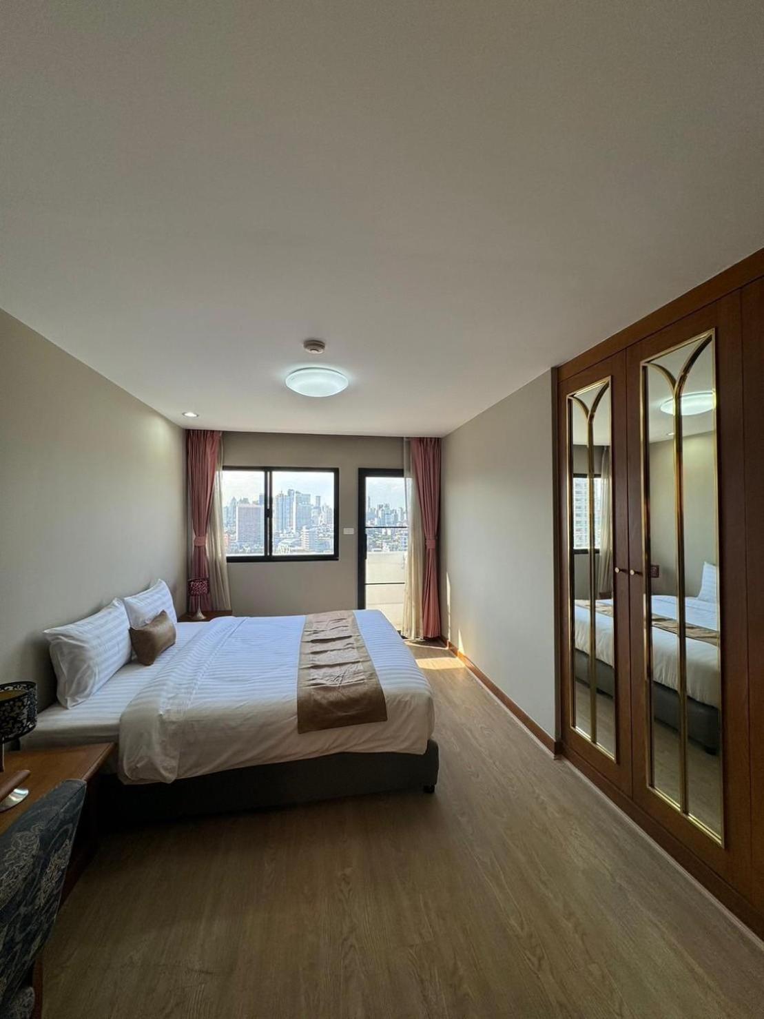 United Tower Thonglor By Aspira Apartment Банкок Екстериор снимка