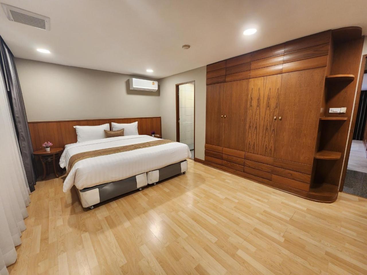 United Tower Thonglor By Aspira Apartment Банкок Екстериор снимка