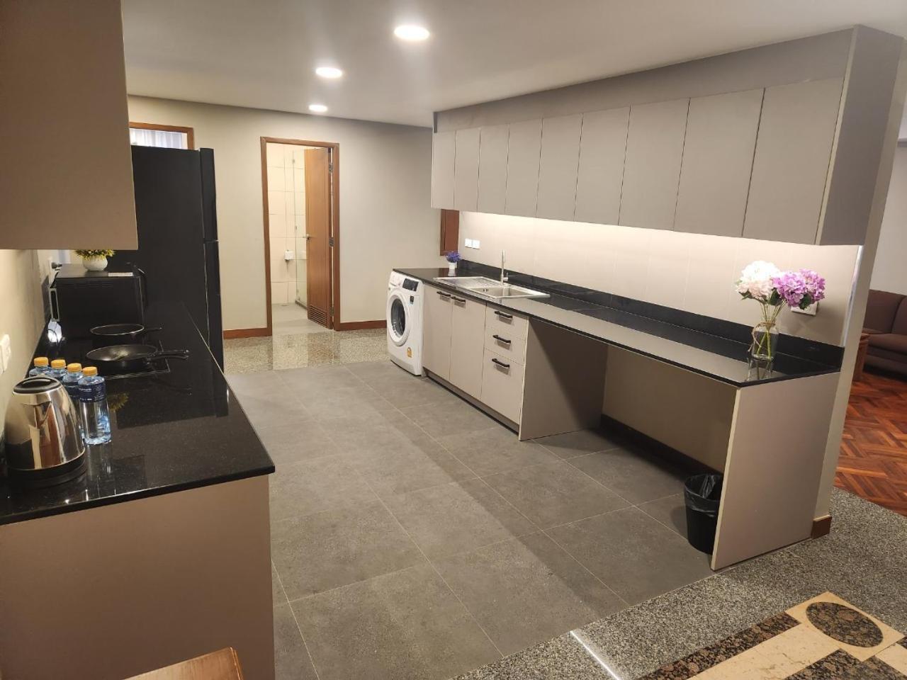 United Tower Thonglor By Aspira Apartment Банкок Екстериор снимка